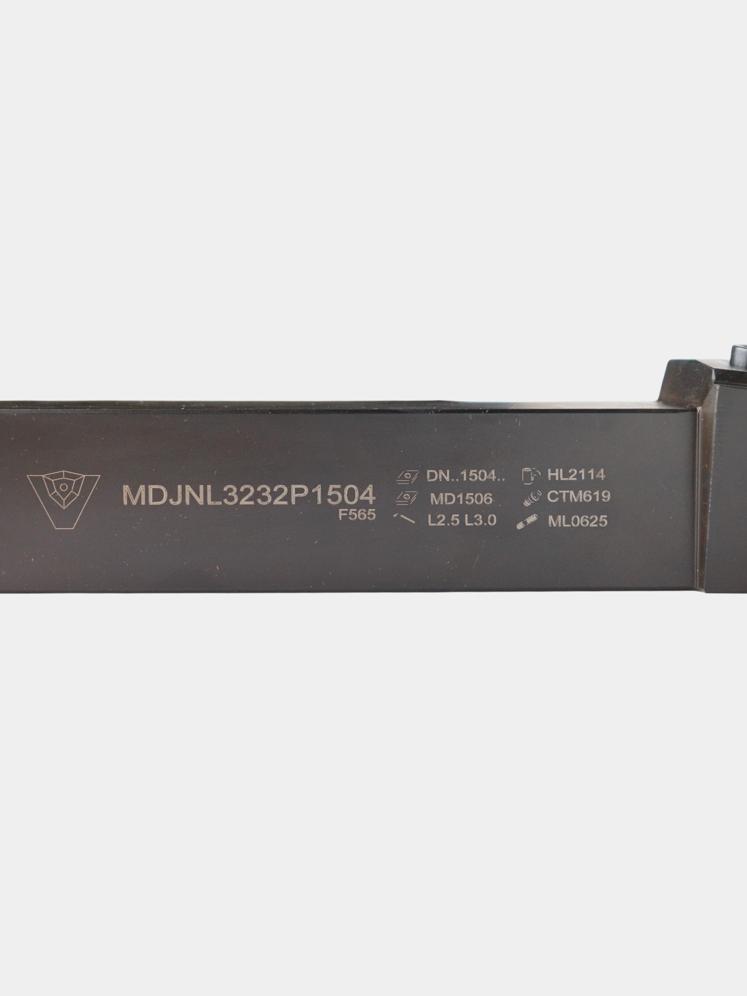 Державка MDJNL 3232 P1504 //VIZER