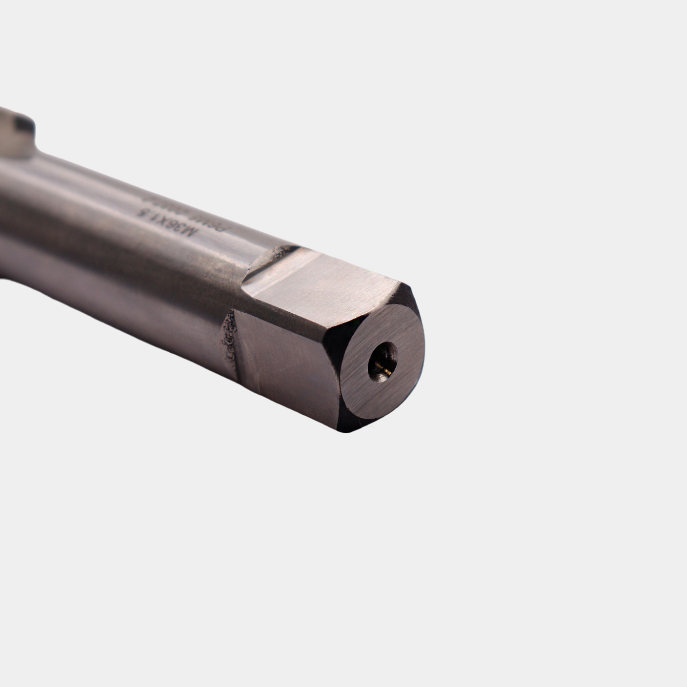 Метчик машинно-ручной  36 х 1,5 ,1 штука для сквозных отверстий, ГОСТ 3266-81 Р6М5