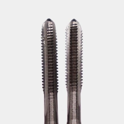 Метчик машинно-ручной М  4,0 х 0,7 комплектный 2 шт. ГОСТ 3266-81 Р6М5