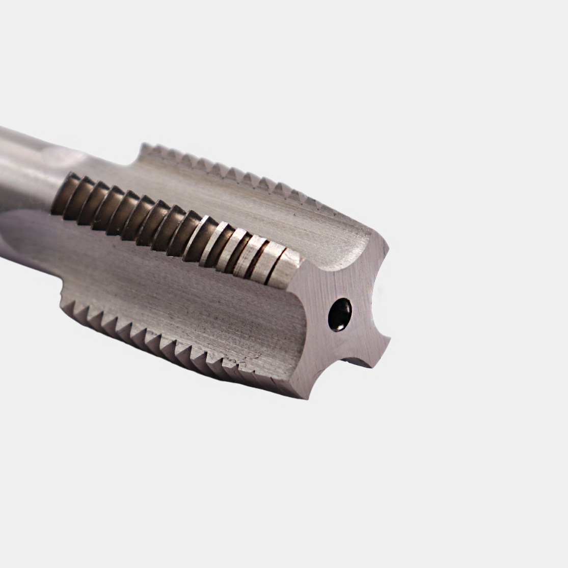 Метчик машинно-ручной  33 х 3,5   1 штука для сквозных отверстий ГОСТ 3266-81 Р6М5