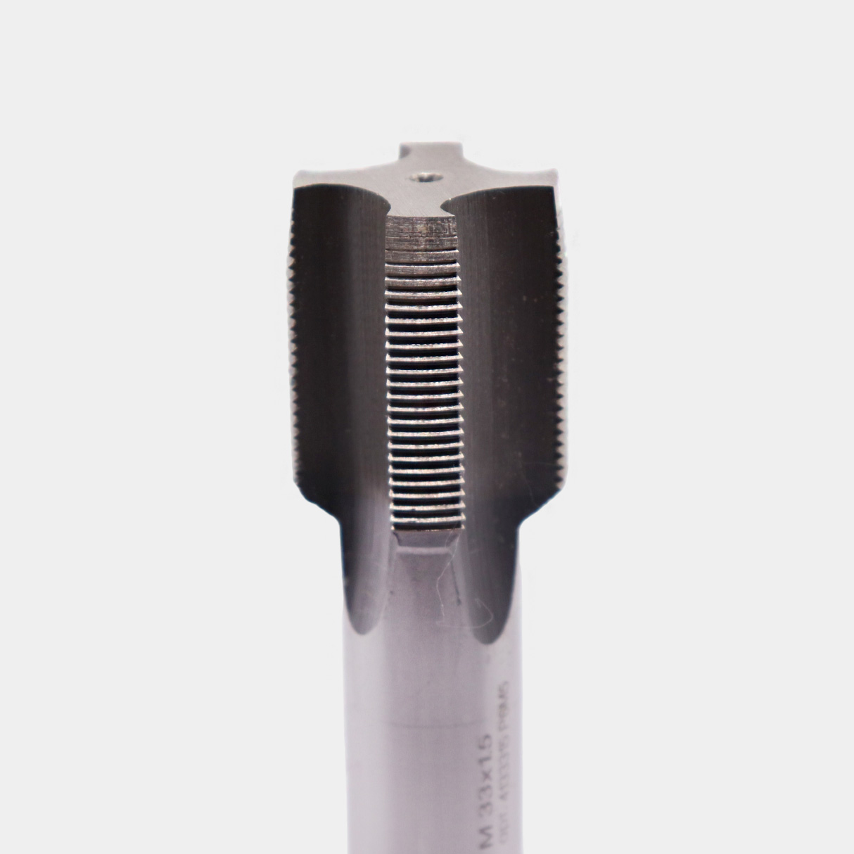 Метчик машинно-ручной  33 х 1,5 ,1 штука для сквозных отверстий, ГОСТ 3266-81 Р6М5